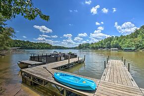 Charming Lake Hartwell Retreat w/ Boat Dock