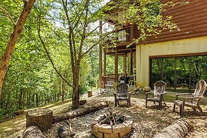 Charming Lake Hartwell Retreat w/ Game Room