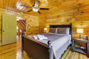 Charming Lake Hartwell Retreat w/ Game Room