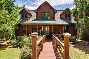 Charming Lake Hartwell Retreat w/ Game Room