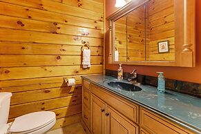 Charming Lake Hartwell Retreat w/ Game Room