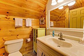 Charming Lake Hartwell Retreat w/ Game Room