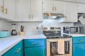 Central Gulfport Home < 1 Mi to the Beach!