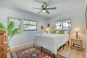 Central Gulfport Home < 1 Mi to the Beach!