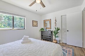 Central Gulfport Home < 1 Mi to the Beach!