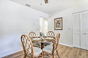 Central Gulfport Home < 1 Mi to the Beach!