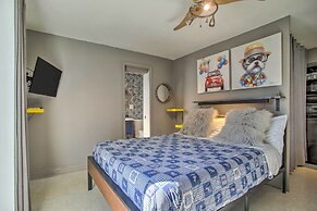 1 Mi to Deerfield Beach: Stylish Studio w/ Pool!