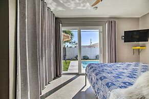 1 Mi to Deerfield Beach: Stylish Studio w/ Pool!