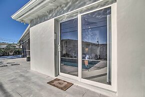 1 Mi to Deerfield Beach: Stylish Studio w/ Pool!