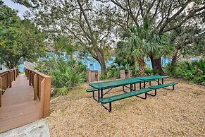 Chic Kissimmee Townhome: 4 Mi to Disney!