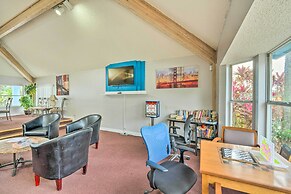 Chic Kissimmee Townhome: 4 Mi to Disney!