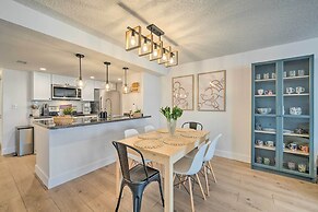 Chic Kissimmee Townhome: 4 Mi to Disney!