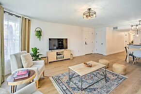 Chic Kissimmee Townhome: 4 Mi to Disney!