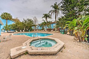 Chic Kissimmee Townhome: 4 Mi to Disney!