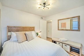 Chic Kissimmee Townhome: 4 Mi to Disney!