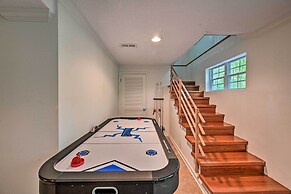 Chic House w/ Private Dock on Lake Hartwell!