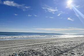 Pool, Beach & Golf: Barefoot Resort Condo!