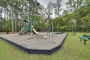 Cottage w/ Deck & Pool Access ~ 6 Mi to Beach