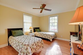 Cottage w/ Deck & Pool Access ~ 6 Mi to Beach