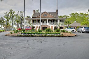 Cottage w/ Deck & Pool Access ~ 6 Mi to Beach