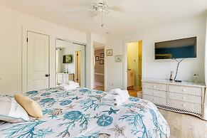 Walk to Beach: Coligny Gem w/ Community Perks!