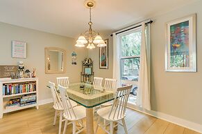 Walk to Beach: Coligny Gem w/ Community Perks!