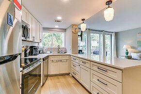 Walk to Beach: Coligny Gem w/ Community Perks!