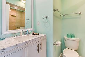 Walk to Beach: Coligny Gem w/ Community Perks!