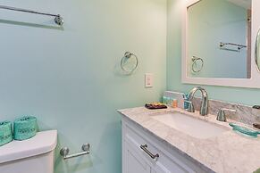 Walk to Beach: Coligny Gem w/ Community Perks!