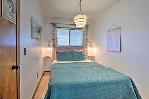 Pool, Spa & Dining: Beach Condo in Hilton Head!