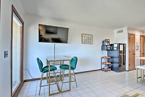 Pool, Spa & Dining: Beach Condo in Hilton Head!