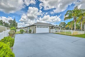 Cozy Coastal Retreat w/ Grill < 5 Mi to Beach