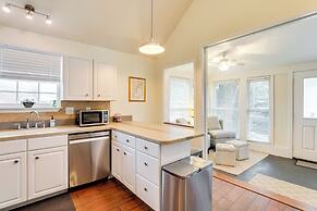 Cozy Home w/ Yard ~ 9 Mi to Dtwn Charleston!