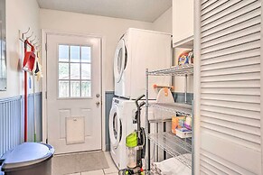Cozy Home w/ Yard ~ 9 Mi to Dtwn Charleston!