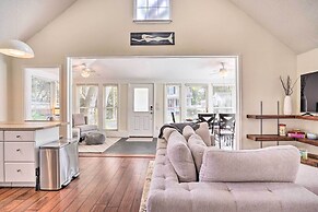 Cozy Home w/ Yard ~ 9 Mi to Dtwn Charleston!