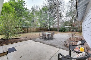 Cozy Home w/ Yard ~ 9 Mi to Dtwn Charleston!