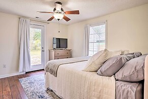 Cozy Home w/ Yard ~ 9 Mi to Dtwn Charleston!