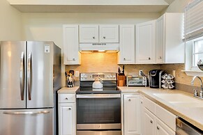 Cozy Home w/ Yard ~ 9 Mi to Dtwn Charleston!