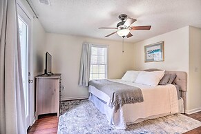 Cozy Home w/ Yard ~ 9 Mi to Dtwn Charleston!