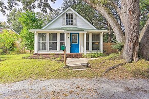Cozy Home w/ Yard ~ 9 Mi to Dtwn Charleston!