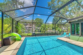 Crystal Water Escape w/ Private Outdoor Oasis