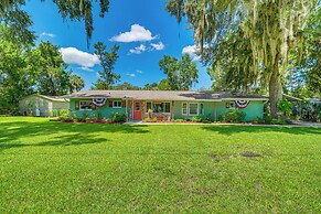 Crystal Water Escape w/ Private Outdoor Oasis