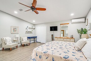 Crystal Water Escape w/ Private Outdoor Oasis