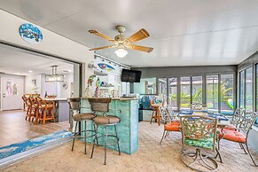 Crystal Water Escape w/ Private Outdoor Oasis