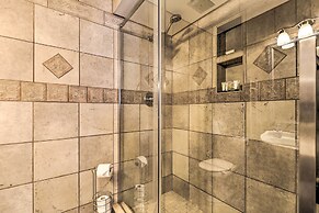 Cozy Home in Heart of Tampa w/ Lanai & Pool!