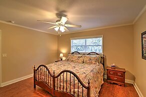 Crystal River Cottage on 1 Acre w/ Deck & Porch!