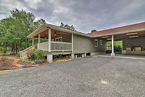 Crystal River Cottage on 1 Acre w/ Deck & Porch!