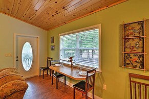 Crystal River Cottage on 1 Acre w/ Deck & Porch!