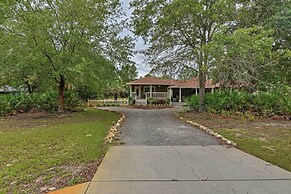 Crystal River Cottage on 1 Acre w/ Deck & Porch!