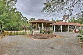 Crystal River Cottage on 1 Acre w/ Deck & Porch!